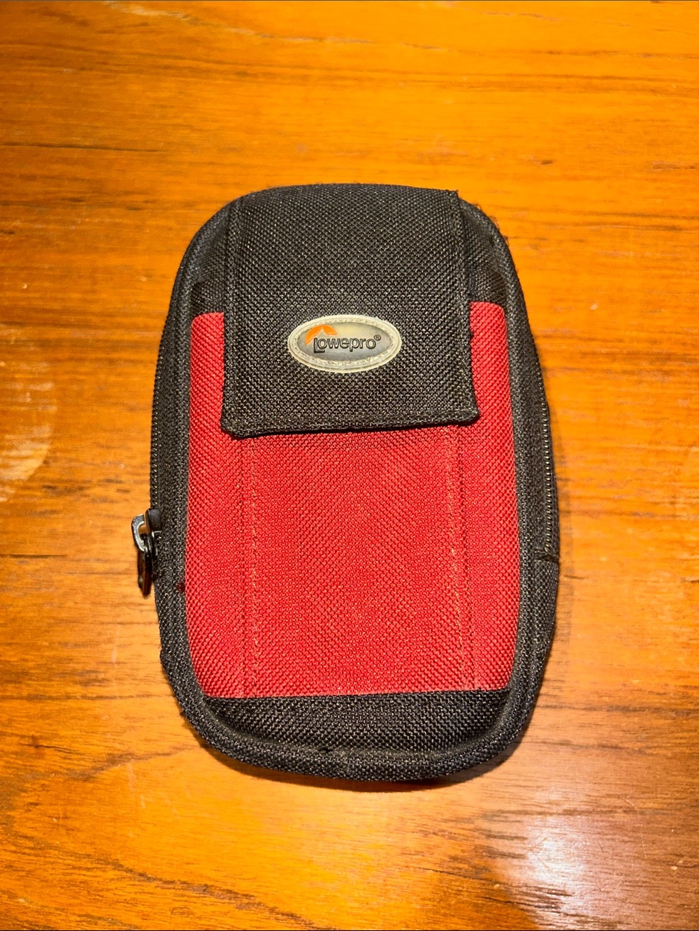 Lowepro Z20 Camera Bag Red & Black